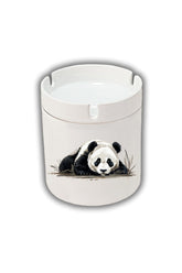Yerde Uzanan Panda Baskılı Küllük Kül Tablası